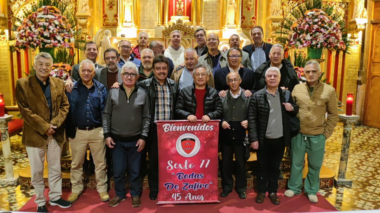 Bodas Zafiro, 45 años de graduados