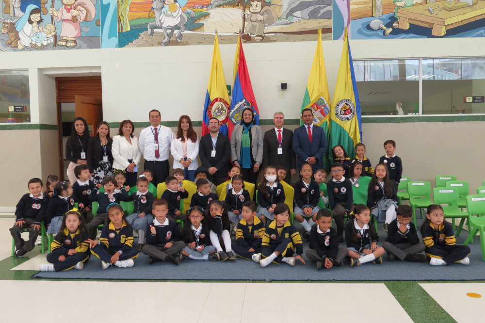 Izada de bandera de grado Jardín